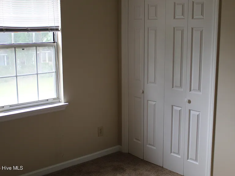 566 Fairfield Way — Photo 14