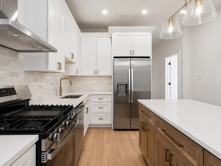848 W George St #3 — Photo 5