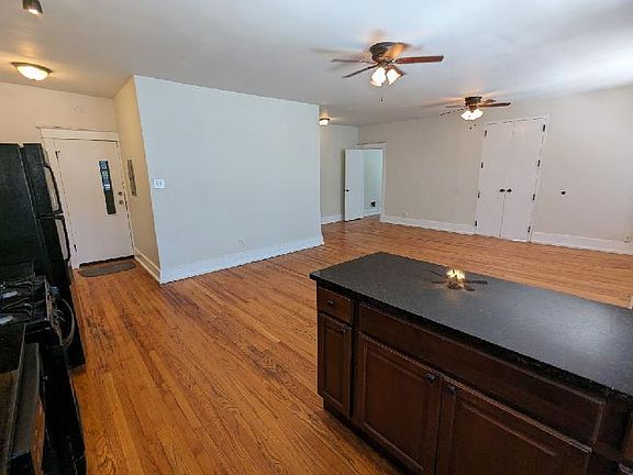 3rd image of 2102 Bellevue Ave #2n