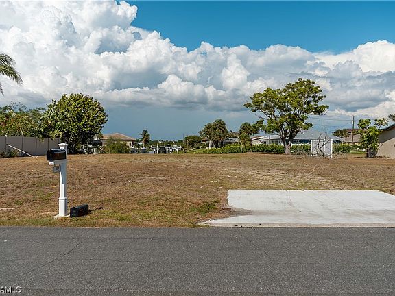 3rd image of 458 N Shore Dr