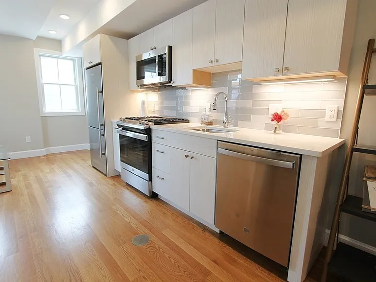 89 Prescott St #D — Photo 1