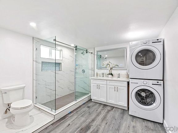 2nd image of 2737 G St #B