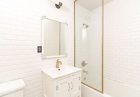 5th image of 11 Brooklyn Ave #4G