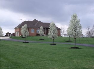 7415 Whitridge Rd, South Charleston, OH 45368