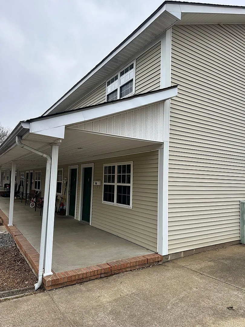 Townhouse in Benton — Photo 1