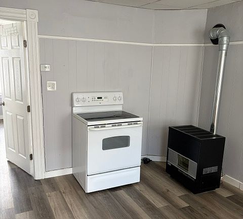 3rd image of 103 3rd St #2-R