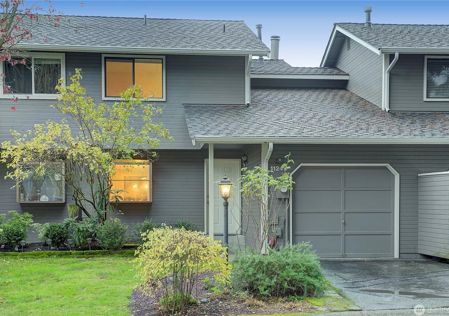 2Bd/1.5Ba Kirkland Townhome — Photo 1