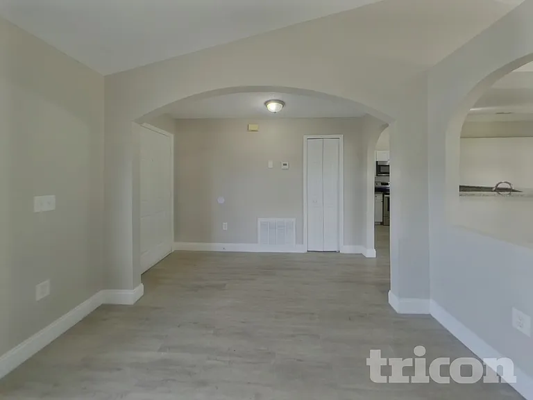 906 Dartmouth Ct — Photo 16