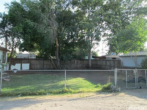4th image of 2235 N Myran Ave