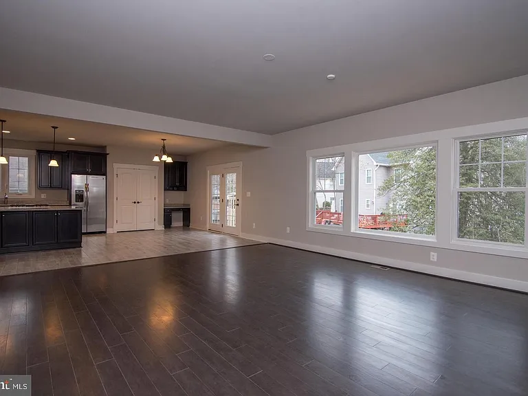 6928 Regent Ln — Photo 30