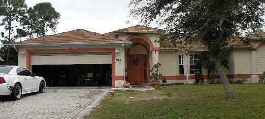 1st image of 518 NW Archer Ave