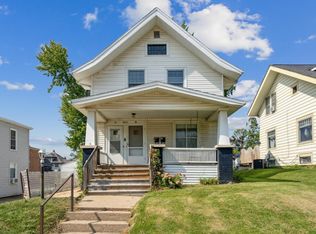 1812 C Ave NE, Cedar Rapids, IA 52402