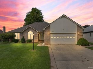 17517 Silver Maple Dr, Macomb, MI 48044