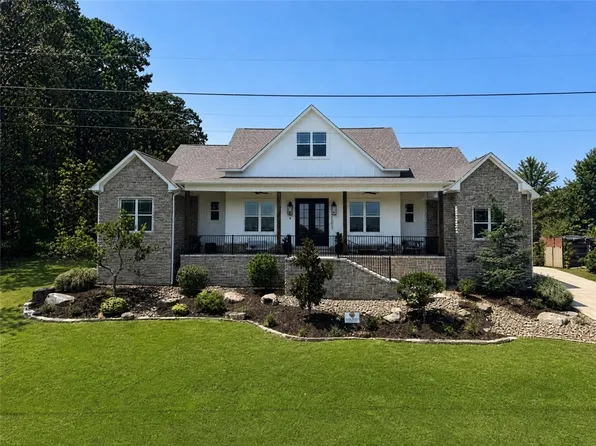 1009 Hilltop Dr, Russellville, AR 72802