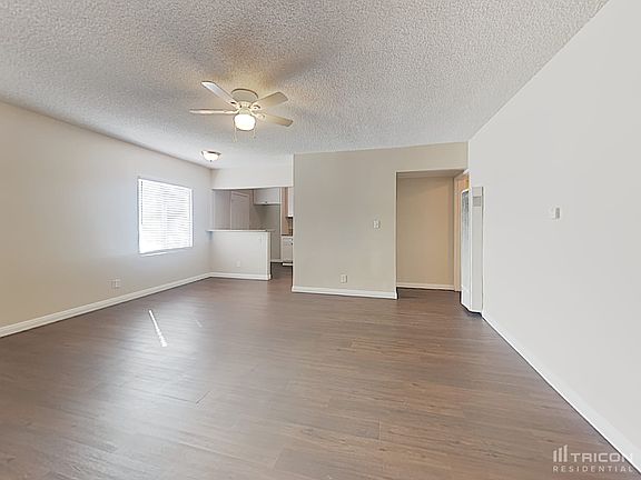 4th image of 9547 Woodford St