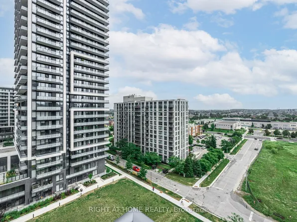 65 Oneida Cres #1010, Richmond Hill, ON L4B 0G9