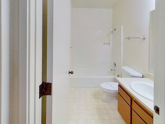 4th image of 614 Van Buren St #2158232