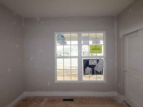 2nd image of 1011 Heimat Haus Dr