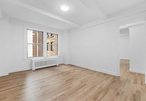 5th image of 520 Amsterdam Ave #2B