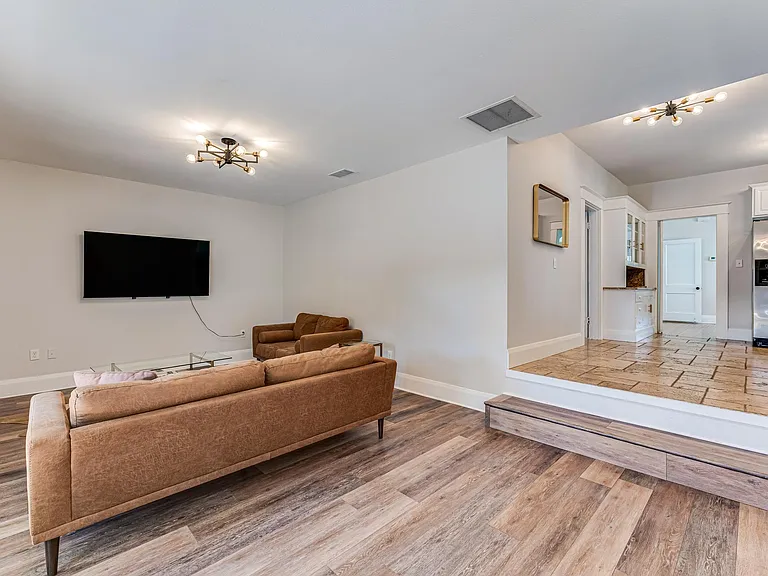 2512 W Palm Dr — Photo 25