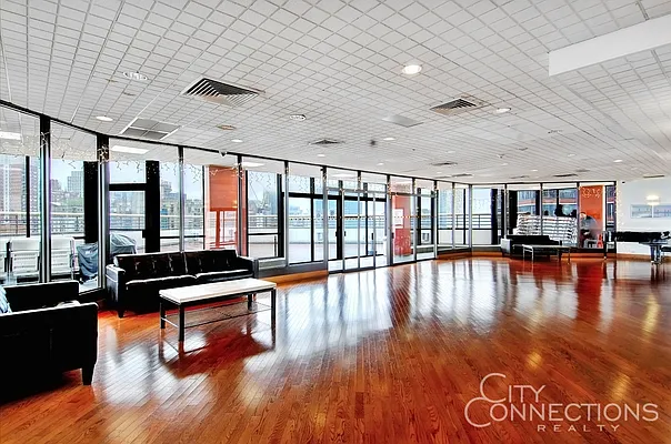 Sold by City Connections Realty | media 8