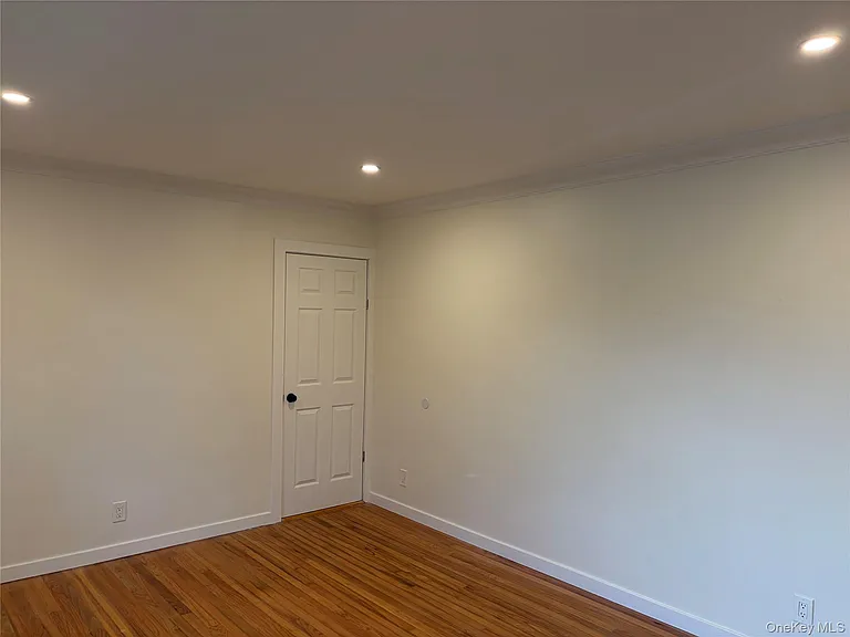 375 E Chester St — Photo 10