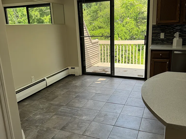 Dining / Slider to deck