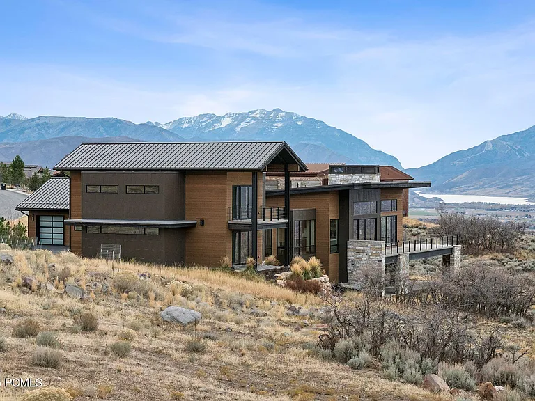 2005 Lookout Peak Cir — Photo 75