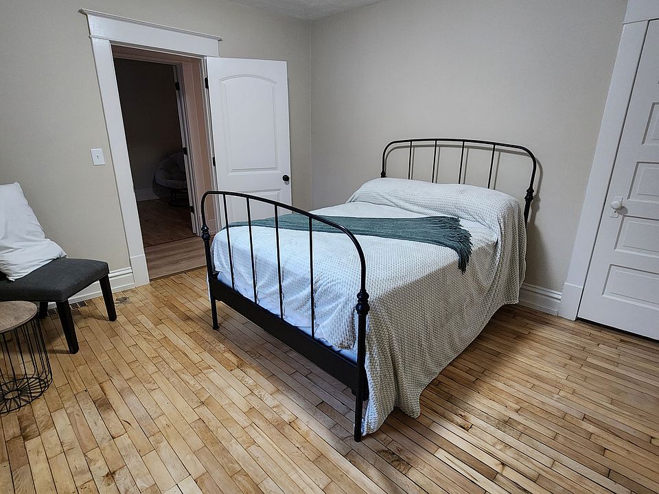 2nd image of 577 Harlan Ave NE #2