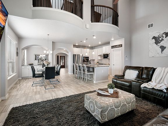 4th image of 3227 Blenheim Park