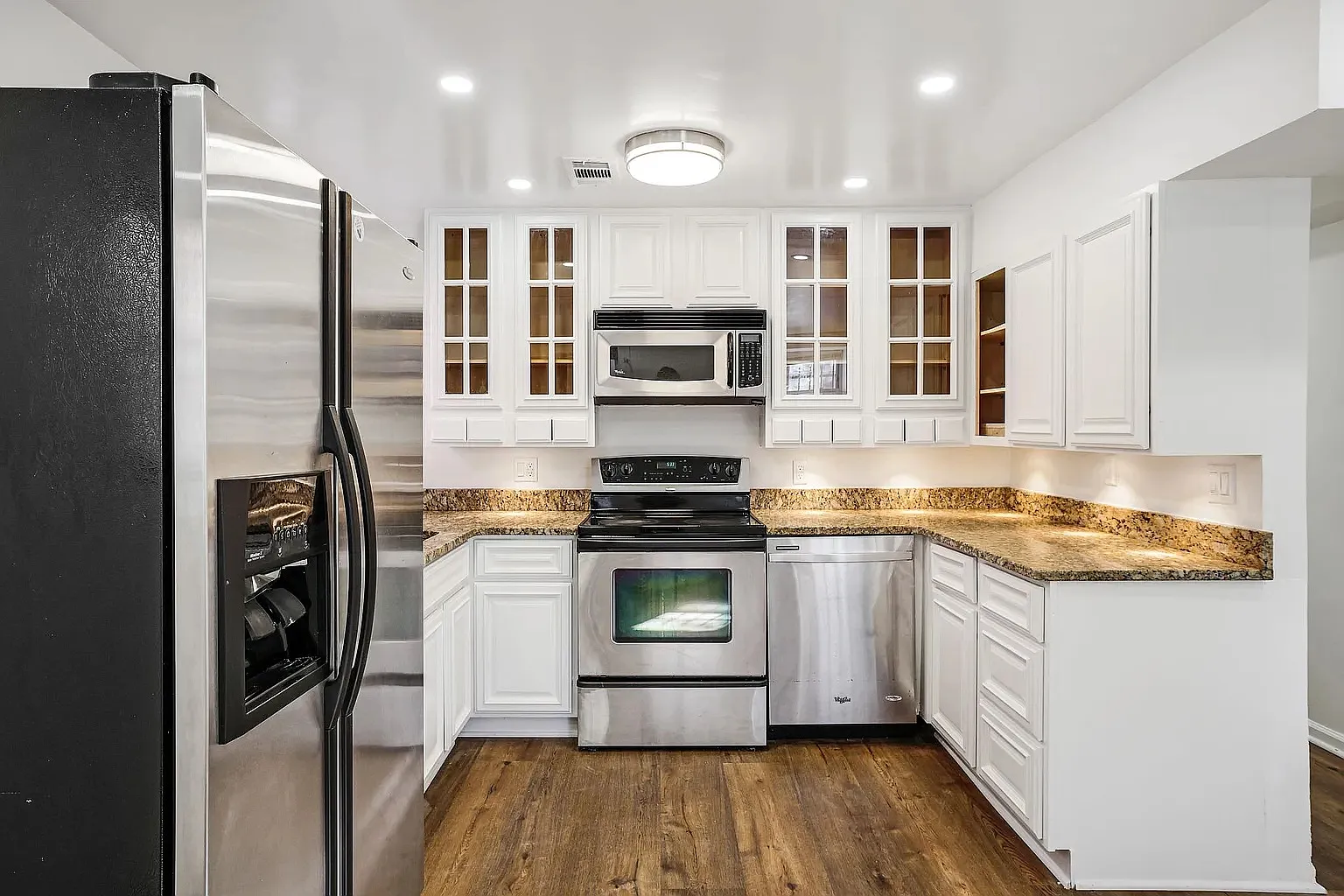 1 bed, 550 sqft, $2,000 — Photo 3