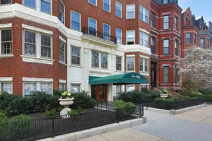 2 bed, 1.5 bath, $5,300 — Photo 3