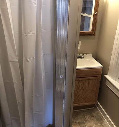 3rd image of 611 E Market St #2R