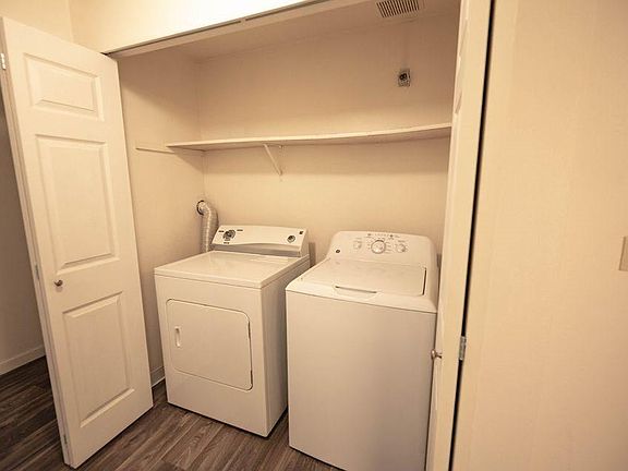 5th image of 200 Lippert Dr W APT I249
