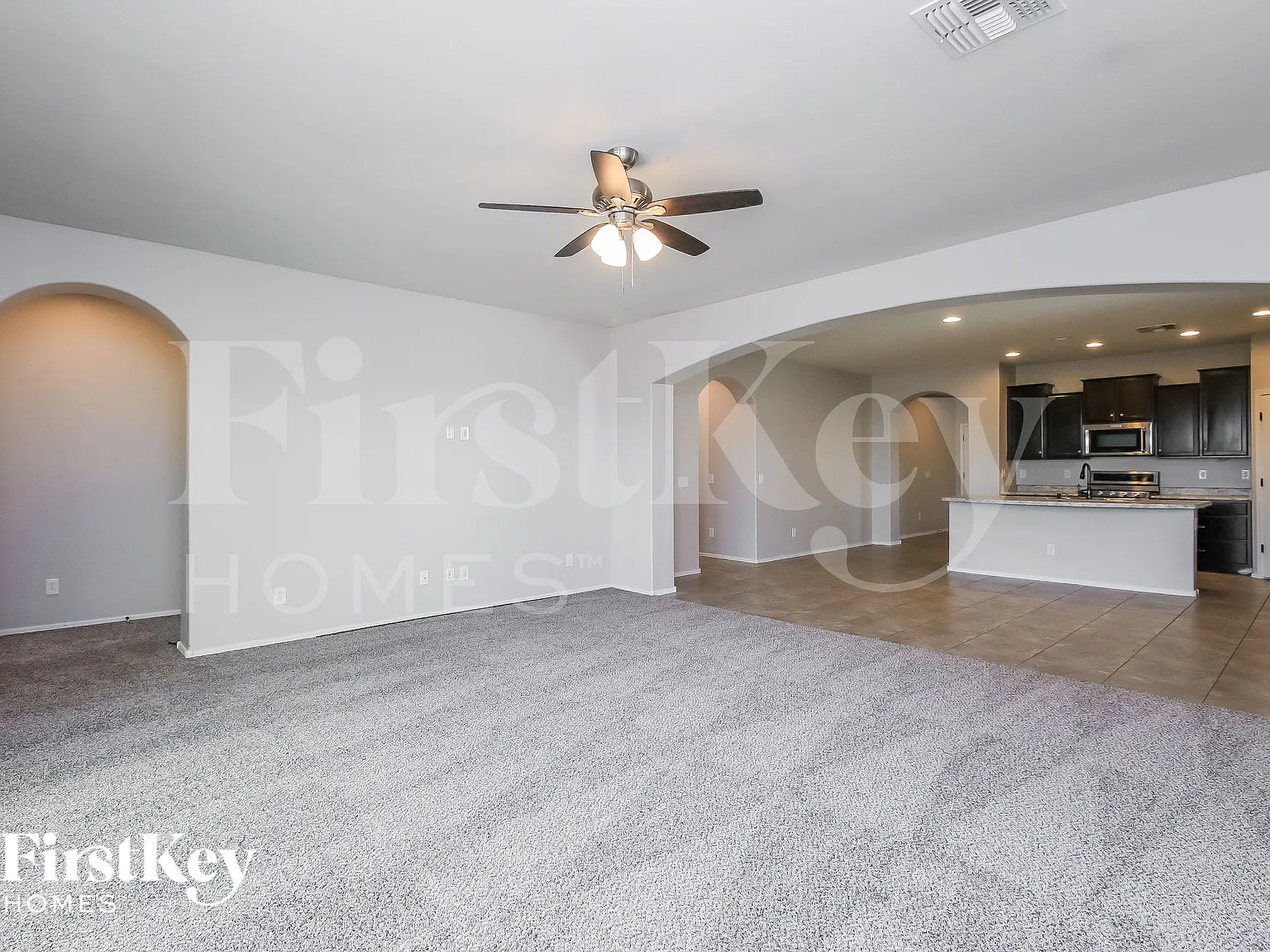 4 bed, 2.0 bath, 2152 sqft, $2,270 — Photo 3