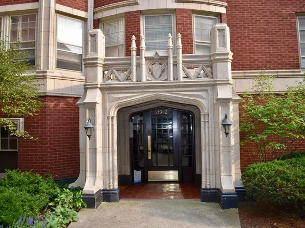 212 N Oak Park Ave APT 1DD, Oak Park, IL 60302
