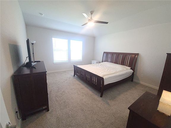 2nd image of 954 Lady Bird Ln