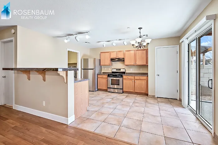 3 bed, 2.5 bath, 1443 sqft, $1,899 — Photo 4