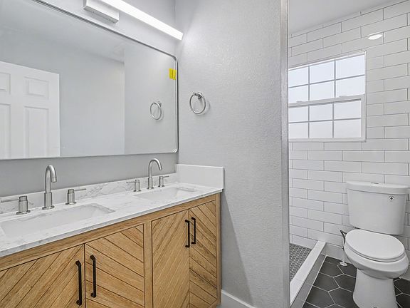 5th image of 16175 10th Ave #6