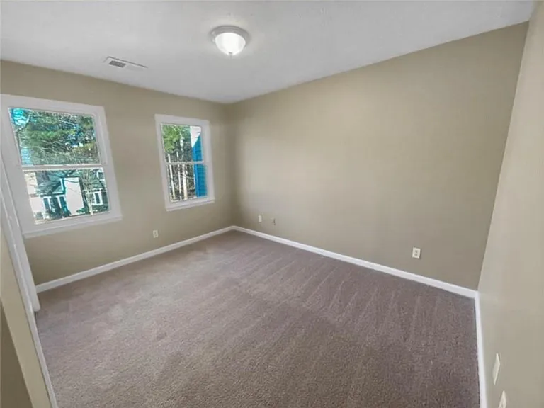 688 Stratford Grn — Photo 18
