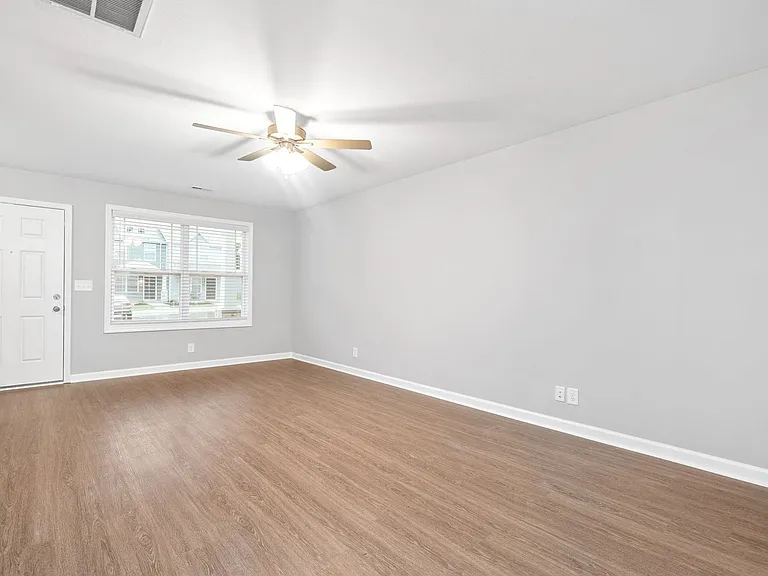 254 Woodland Valley Ln — Photo 7