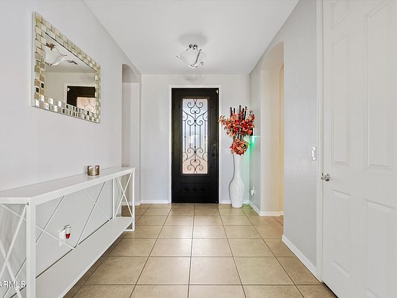 3rd image of 78 W White Oak Avenue