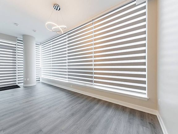 3rd image of 28 Ann St #1609