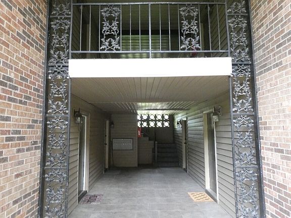 2nd image of 1418 E Main St APT A6