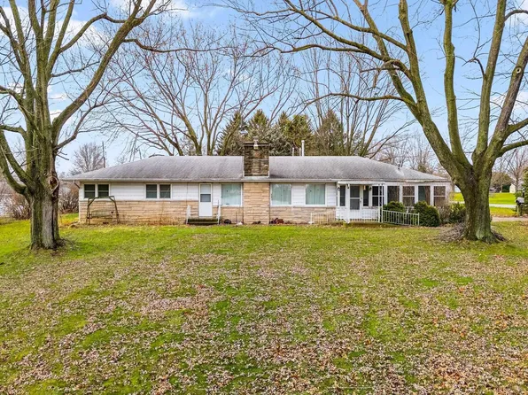 10222 Riverview Dr, Leo, IN 46765