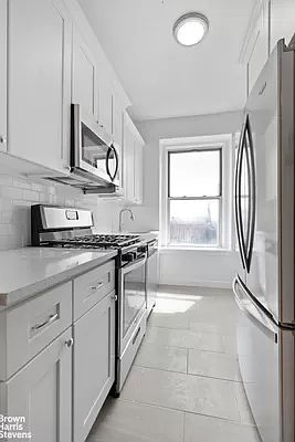 2nd image of 300 W 109th St APT 10G