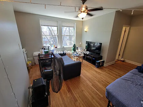 1343 W Greenleaf Ave #209 — Photo 1