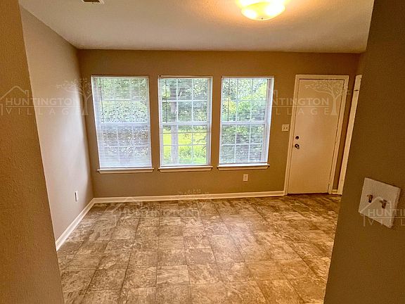 3rd image of 109 Andra Ave