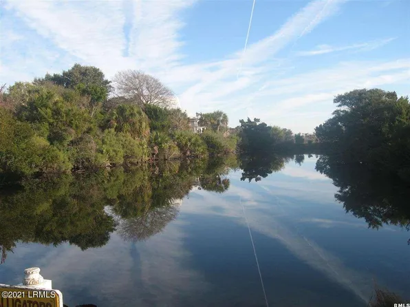 6 W Marsh Dr, St Helena Island, SC 29920