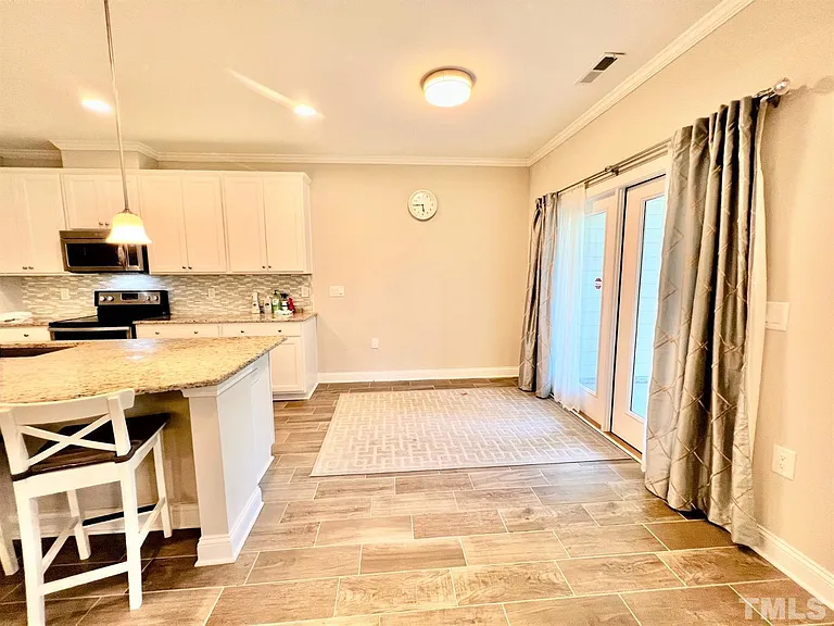 416 Daylin Dr — Photo 12